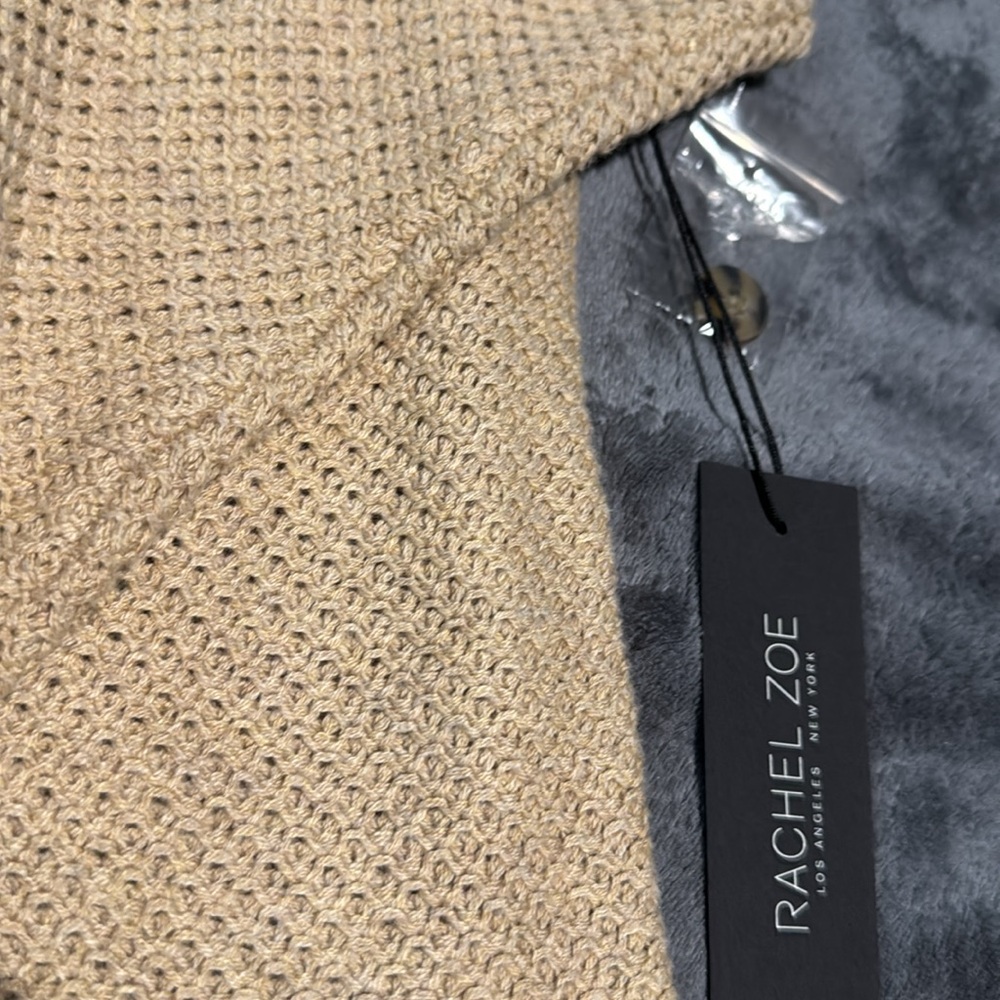 Sweater - Picture 3 of 6